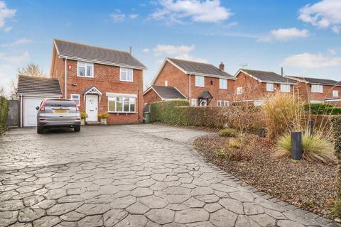 3 bedroom detached house for sale, Surbiton Road, Fairfield