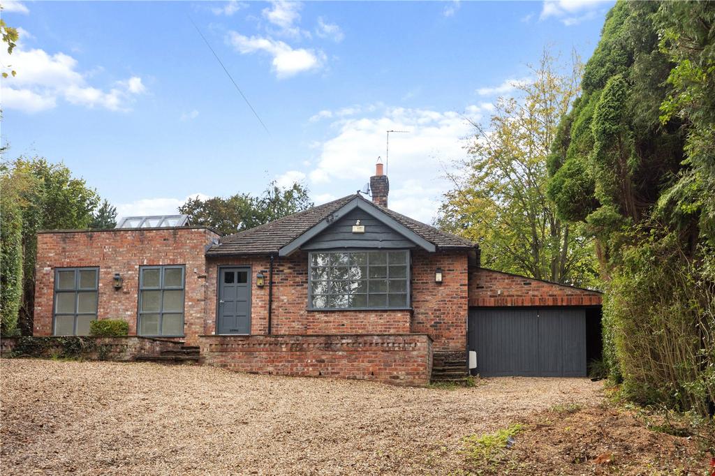 Two Trees, Prestbury 3 bed bungalow to rent £2,500 pcm (£577 pw)