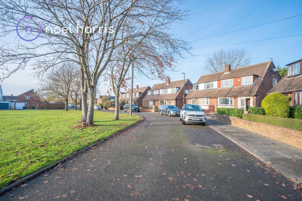 West Moor Drive, Westmoor, NE12 3 bed semidetached house for sale £185,000