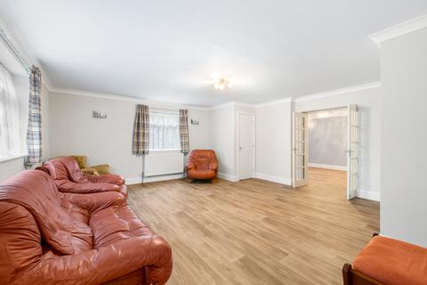 4 bedroom detached bungalow for sale - Barrowside, High Street, Newton-On-Trent, Lincoln, Lincolnshire, LN1 2JS