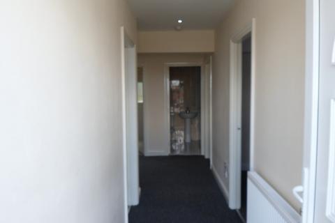2 bedroom ground floor flat to rent, Keldregate, Huddersfield HD2