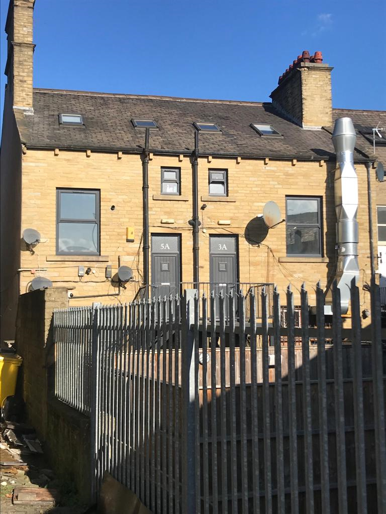 Trinity Street, Huddersfield HD1 4 bed terraced house to rent £347