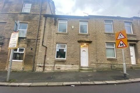 undefined, Swan Lane, Huddersfield HD1