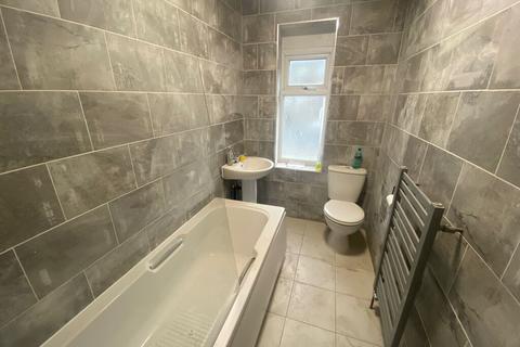undefined, Swan Lane, Huddersfield HD1