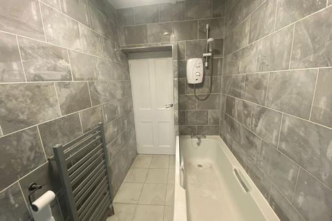 undefined, Swan Lane, Huddersfield HD1