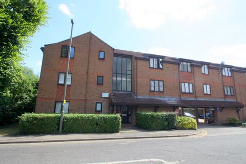 1 bedroom apartment for sale - Fairfield Avenue, Staines-upon-Thames, TW18