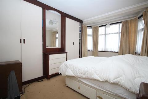 54 Hillside Crescent, Cheshunt, Waltham Cross, EN8 8PN