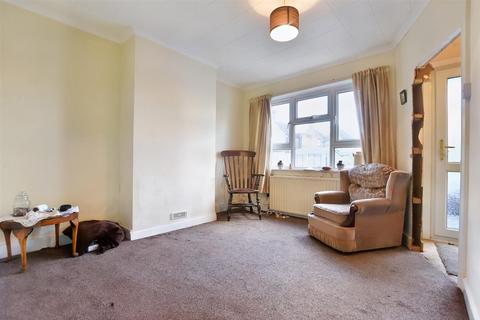 3 bedroom end of terrace house for sale, Queens Road, Snodland