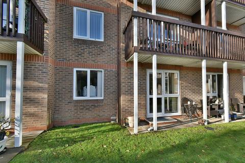 1 bedroom retirement property for sale, Fernlea Avenue, Ferndown, BH22