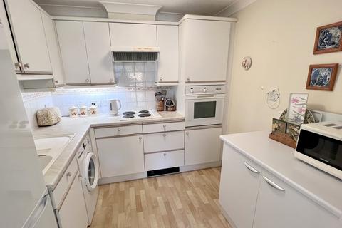 1 bedroom retirement property for sale, Fernlea Avenue, Ferndown, BH22