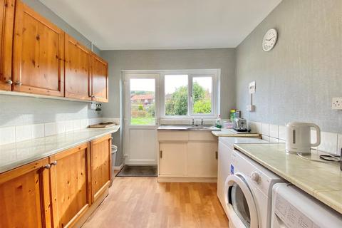 7 Falcon Close, New Mills, High Peak, SK22 4JQ