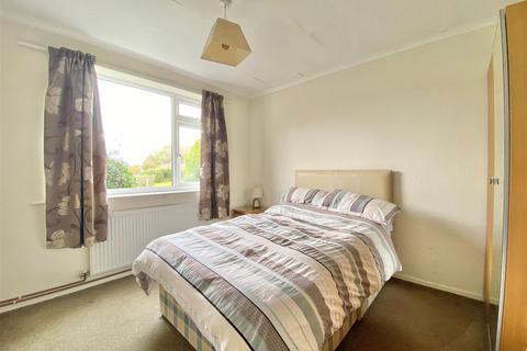 7 Falcon Close, New Mills, High Peak, SK22 4JQ