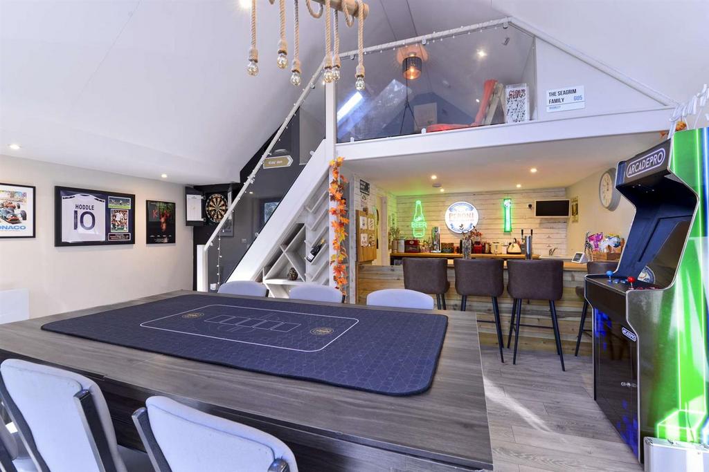 Brown Eaves, Bramley (11)-1920.jpg