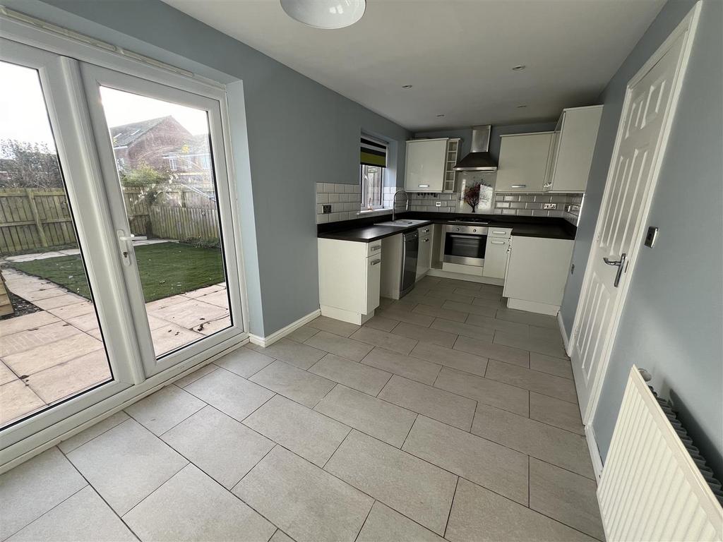 Alnwick Way, Amble, Morpeth 3 bed semidetached house £895 pcm (£207 pw)