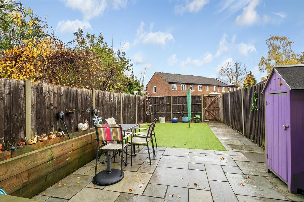 Rumsey Close, Hampton 4 bed terraced house £535,000