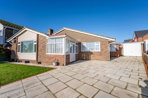 3 bedroom detached bungalow for sale - Stoke Manor Close, Seaford