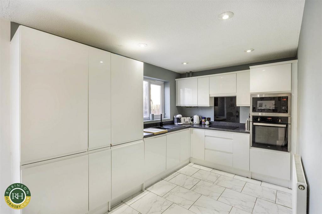 Tickhill Way, Rossington, Doncaster 3 bed detached house £240,000