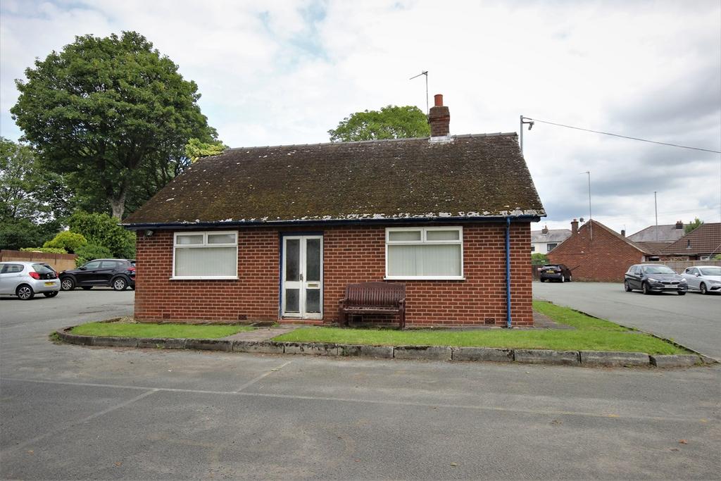 Highfield Road, Widnes, Widnes, WA8 3 bed detached bungalow for sale