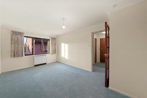 1 bedroom retirement property for sale - Betjeman Close, Pinner HA5