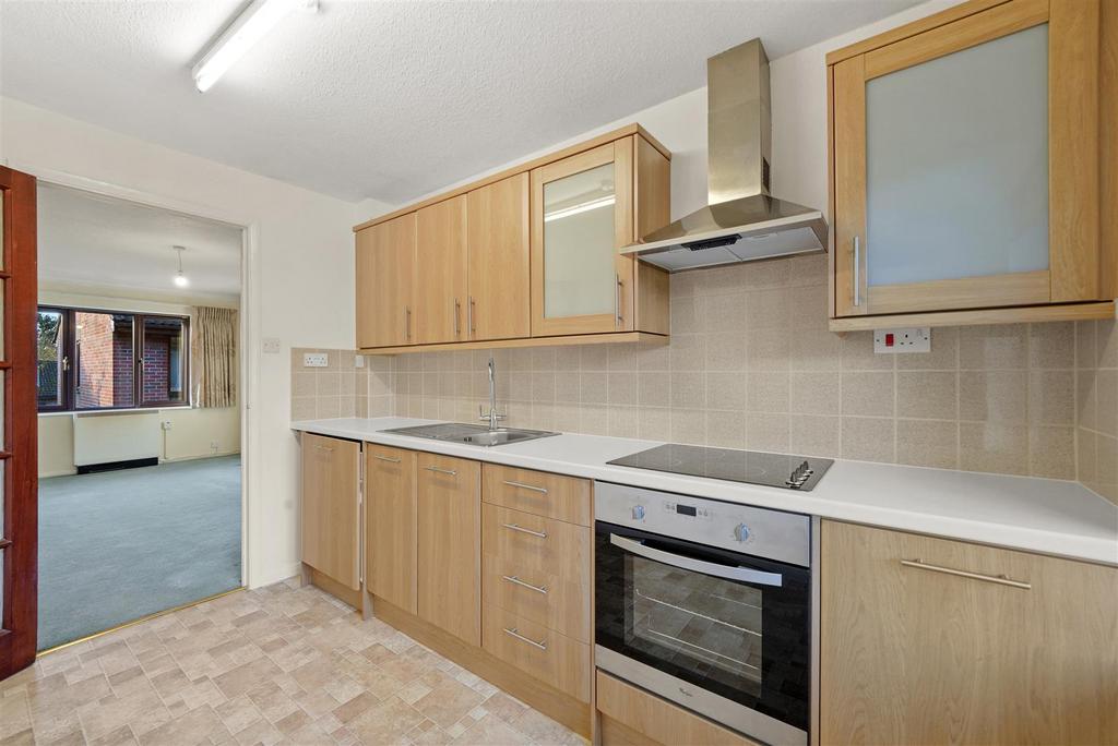 8 Betjeman Close - bzgk2blz BQ1su UK7et Jm (ID 15204)