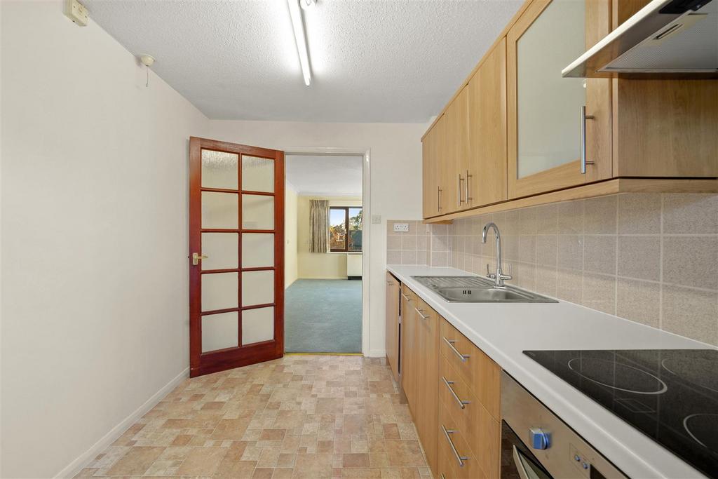8 Betjeman Close - B0k5 Yt B5 TNd Ya Nkfo MED (ID 15203)