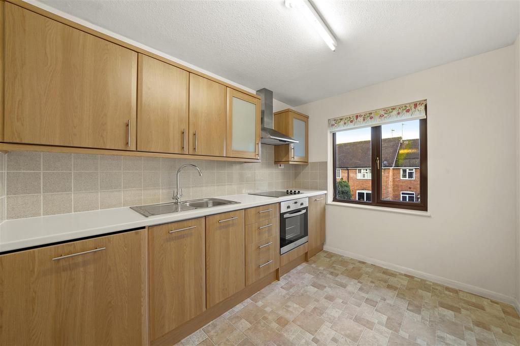 8 Betjeman Close - hv LC4 RFGPi0pa8u N5 Oxk (ID 15192)