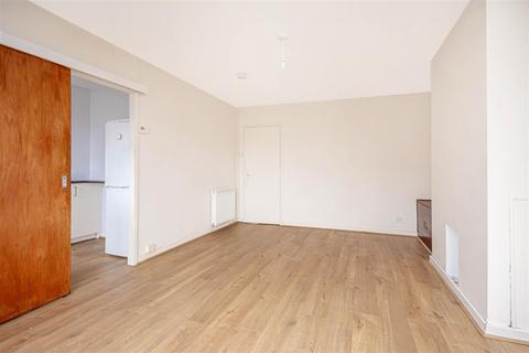 52 Argyll Road, Kinross, KY13 8BY