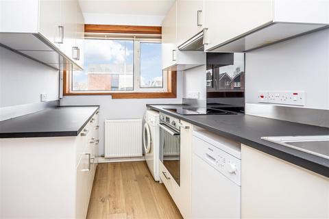 52 Argyll Road, Kinross, KY13 8BY