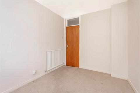 52 Argyll Road, Kinross, KY13 8BY