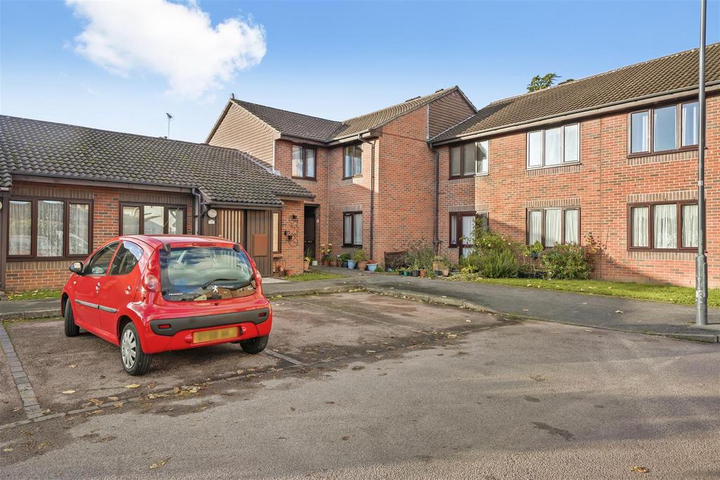 Betjeman Close, Pinner HA5 2 bed retirement property for sale £260,000