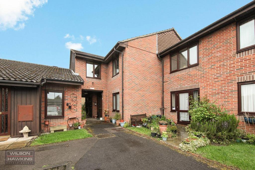 36 Betjeman Close - j6q SYu DCDu Aku Dn A4p OX (ID 15690