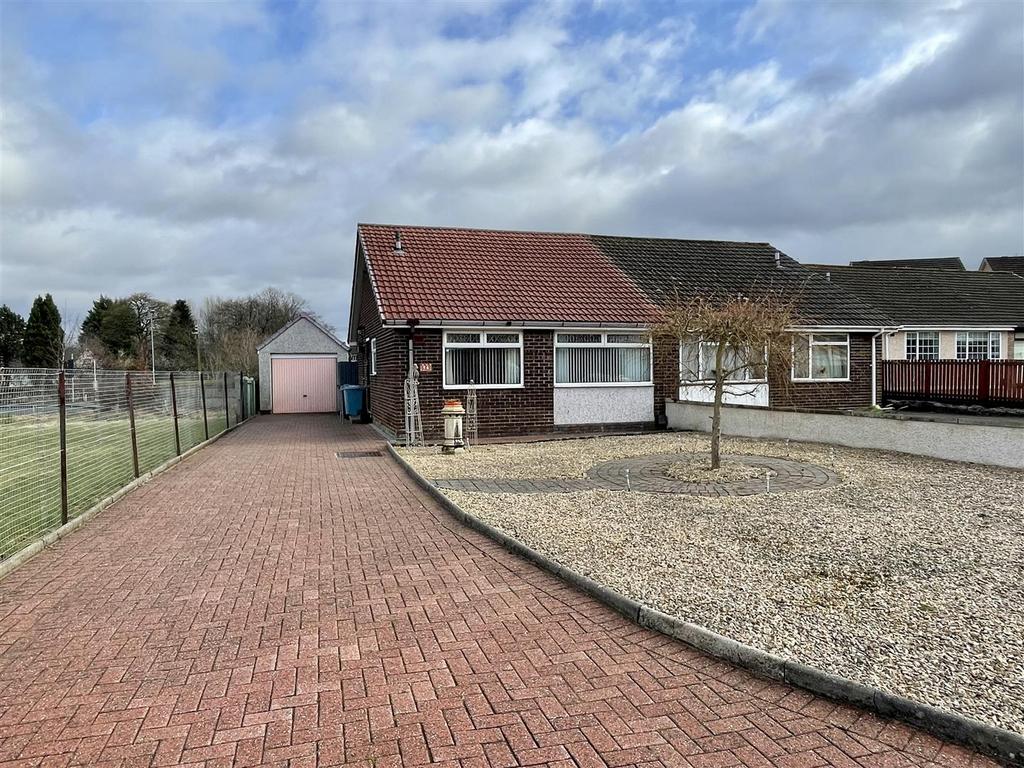 Lanrig Road, Glasgow G69 2 bed semidetached bungalow for sale £159,995