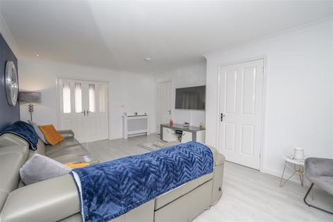 68 Bell Quadrant, Carfin, Motherwell, ML1 4GN