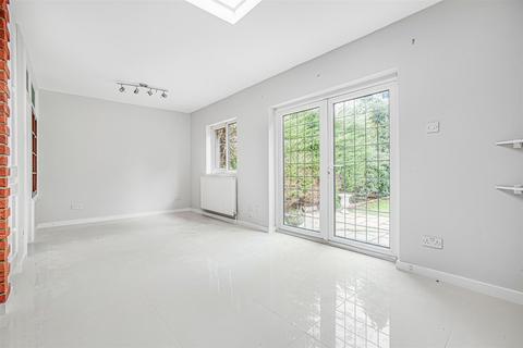 4 bedroom detached house to rent, Sheen Lane, East Sheen, SW14