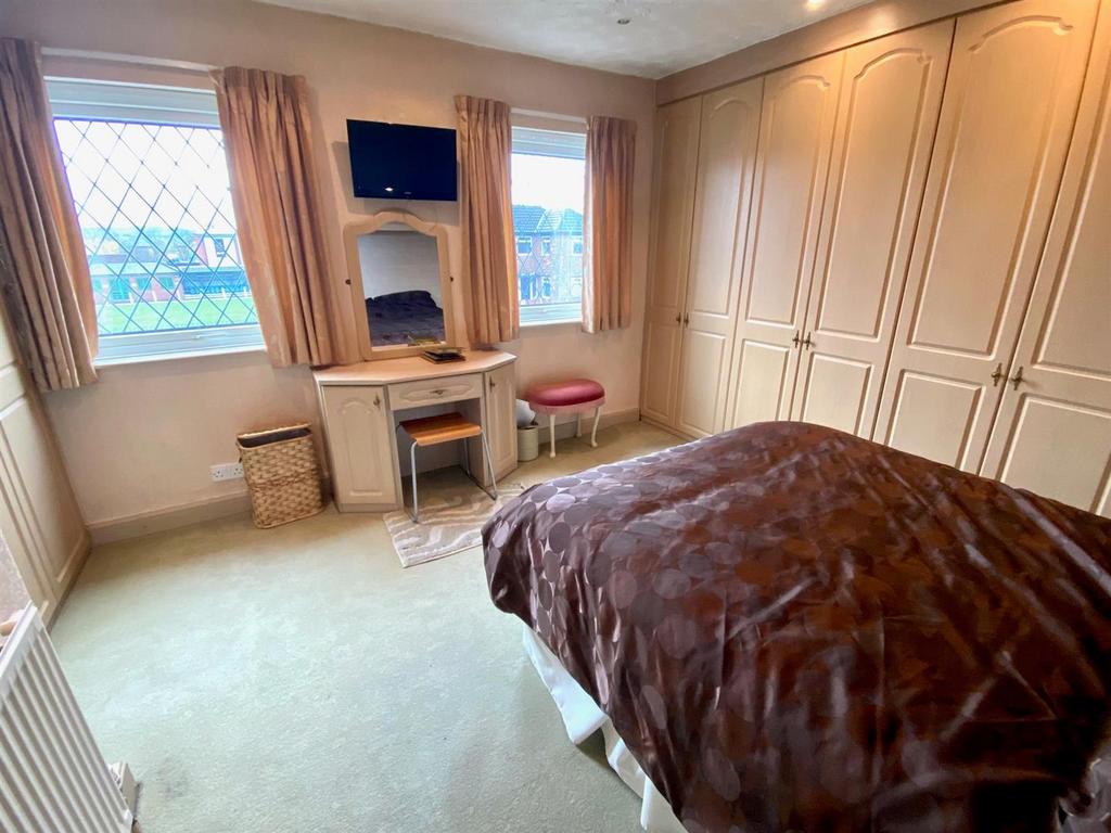 Sunny bank avenue 10 bed 1.jpg