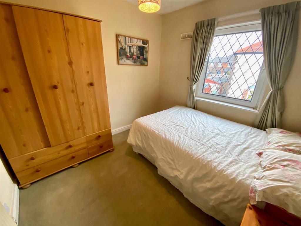 Sunny bank avenue 10 bed 2.jpg