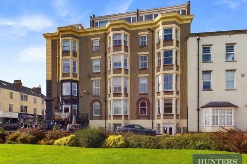 2 bedroom apartment for sale, Belle Vue Court, Filey