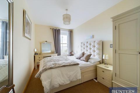 2 bedroom apartment for sale, Belle Vue Court, Filey