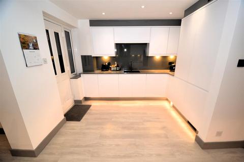 18 Ing Field, Oakenshaw, Bradford, BD12 7EF