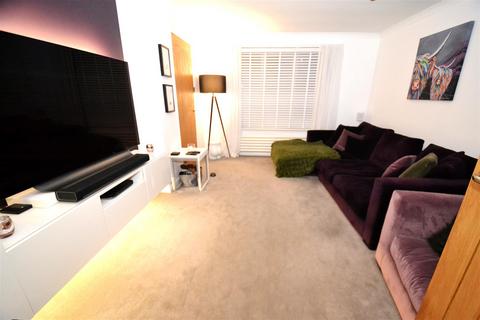 18 Ing Field, Oakenshaw, Bradford, BD12 7EF