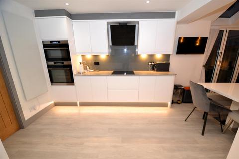 18 Ing Field, Oakenshaw, Bradford, BD12 7EF