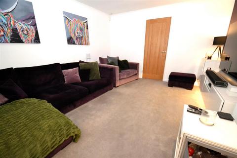 18 Ing Field, Oakenshaw, Bradford, BD12 7EF