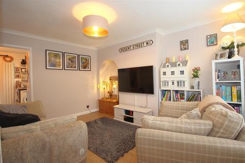 14 Breach Close, Steyning, BN44 3RZ