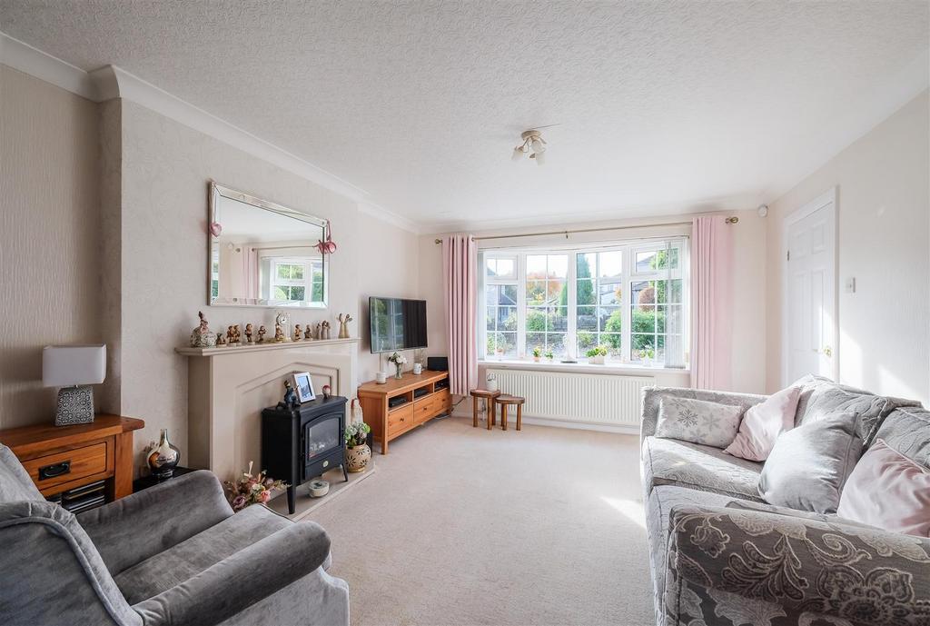 Crosland Road, Oakes, Huddersfield 3 bed semidetached house for sale