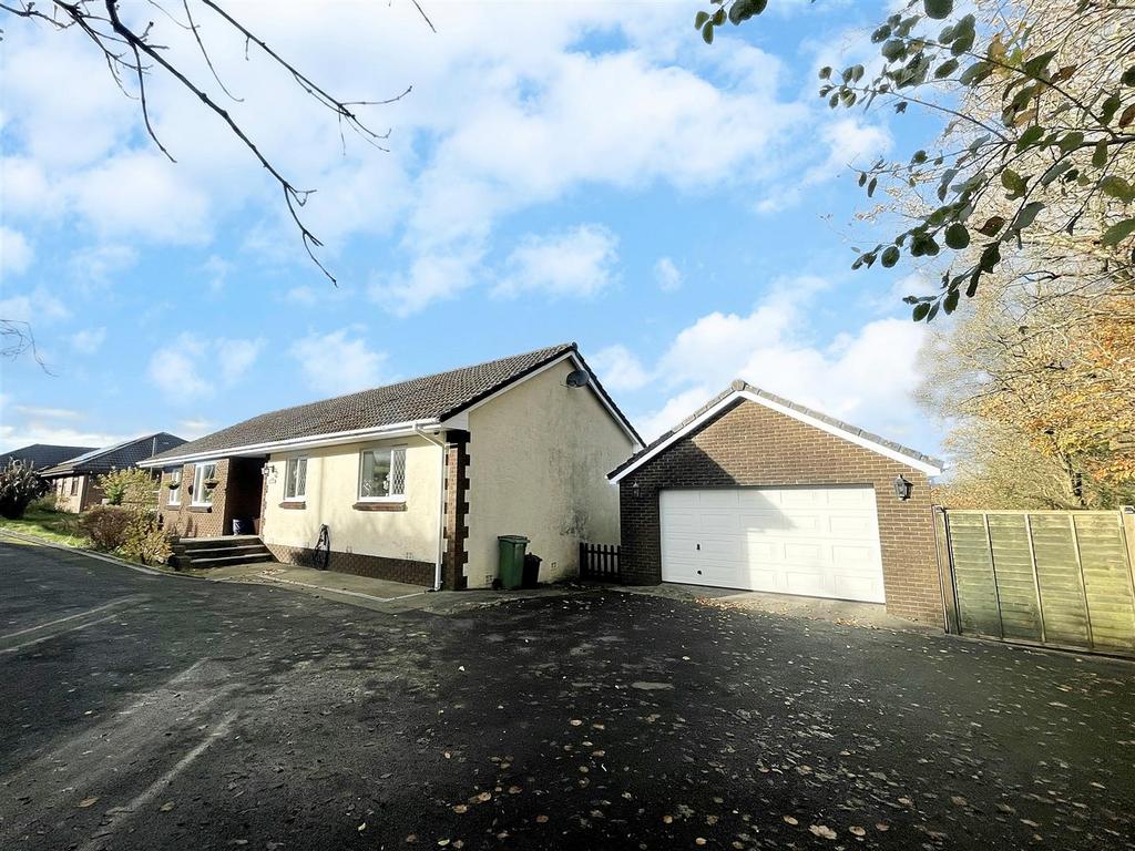 Idole, Carmarthen 3 bed detached bungalow for sale £340,000