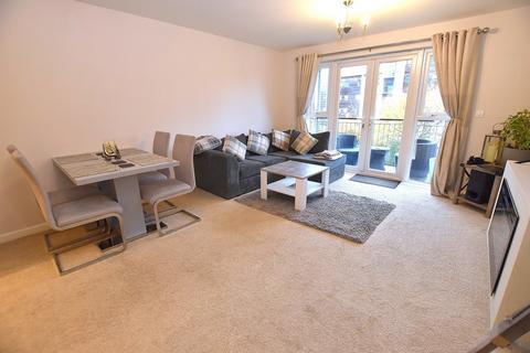 2 bedroom flat for sale, Avenel Way, Poole, BH15