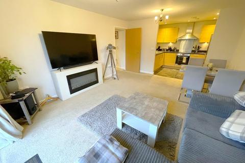 2 bedroom flat for sale, Avenel Way, Poole, BH15