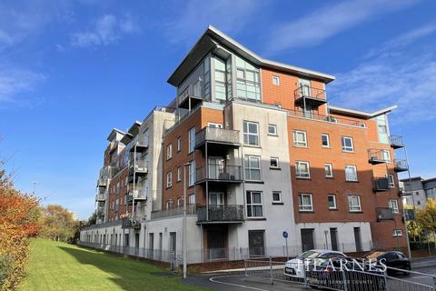 2 bedroom flat for sale, Avenel Way, Poole, BH15