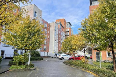 2 bedroom apartment for sale, Avenel Way, Poole, BH15