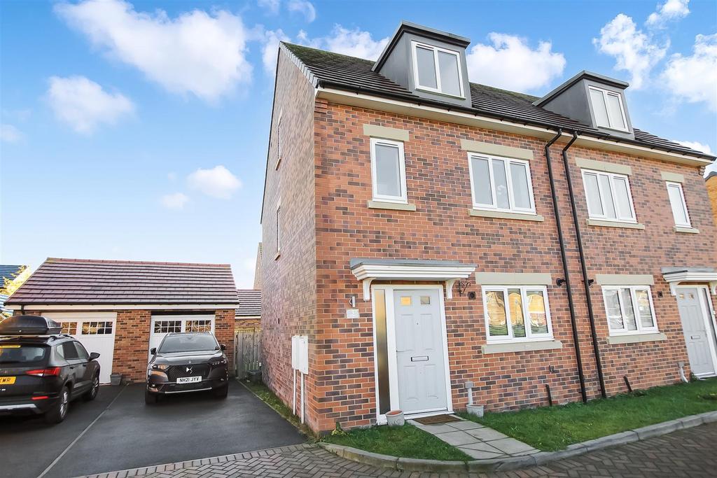 The Glade, Newton Aycliffe 3 bed semidetached house for sale £189,950